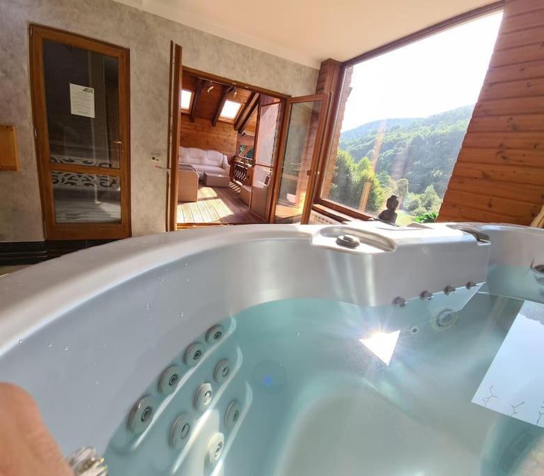 Pensiune Subcrai Cu Centru Spa Zărneşti Exterior foto
